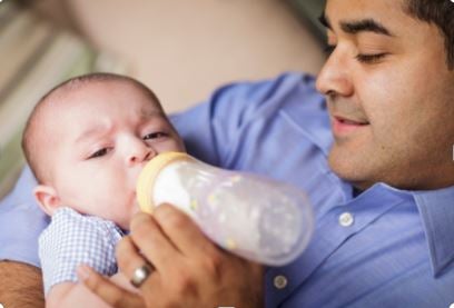 Bottle Feeding to Mimic Breastfeeding: Our Top Tips - The Baby's Brew